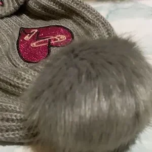 Victoria’s Secret~Gray Winter Angel Heart Logo Glitter Patches Pom Pom Hat Victoria main image 2